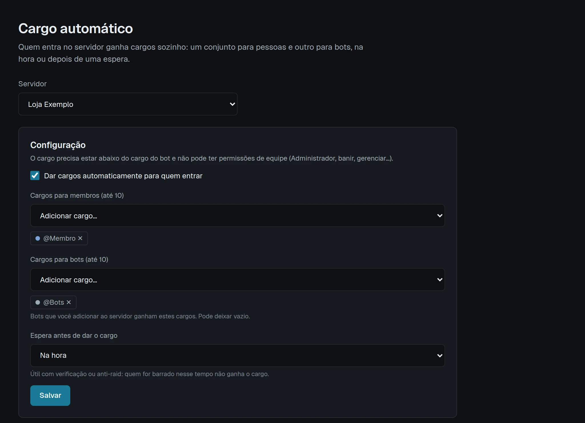 Tela Cargo automático com a opção ligada, cargo Membro para pessoas, cargo Bots para bots, espera Na hora e o botão Salvar.